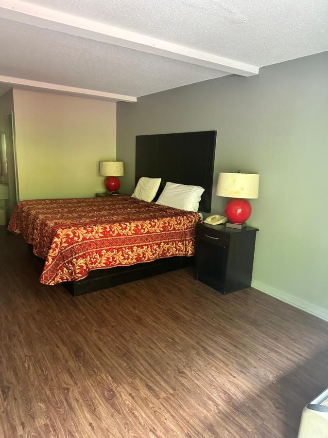 Motel Scottish - *